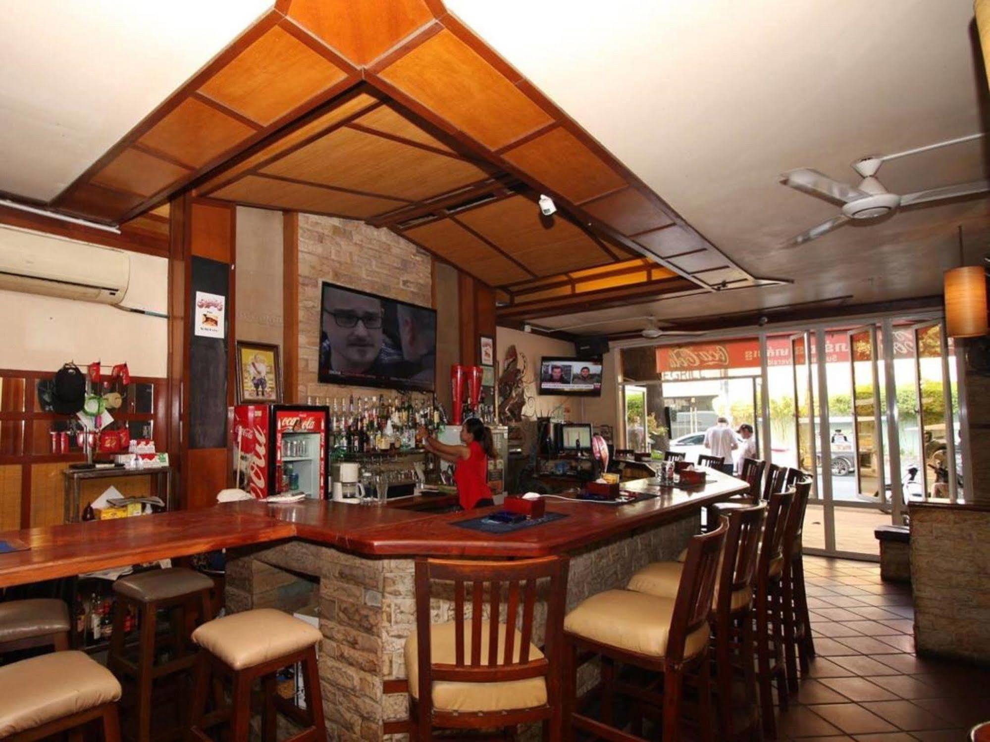 Bar Oz Riverside Guesthouse Phnompenh Exteriér fotografie